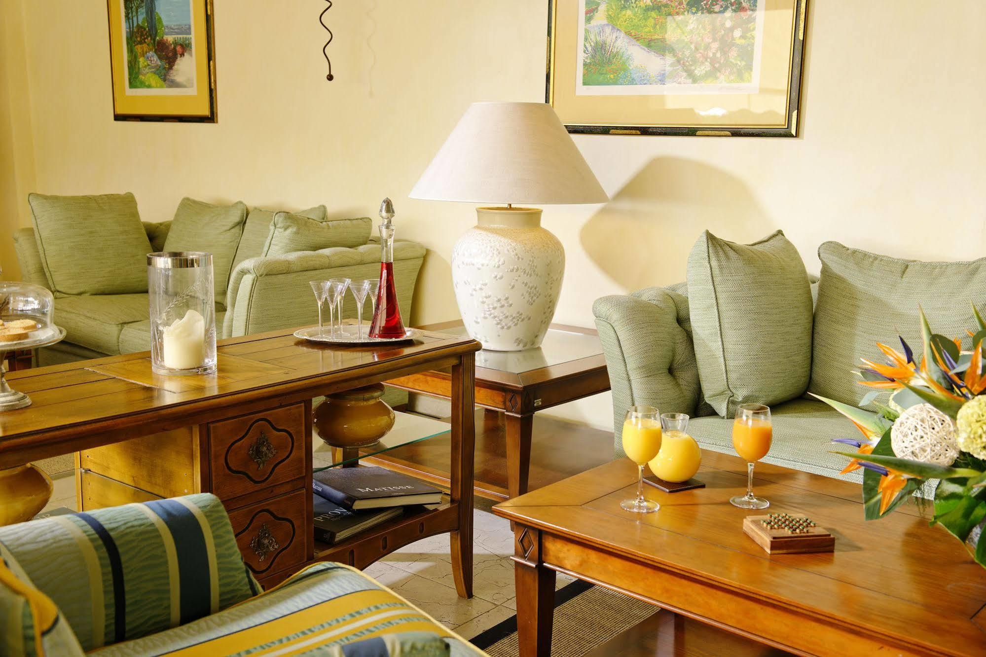 Hotel La Grande Bastide Saint-Paul-de-Vence Bagian luar foto